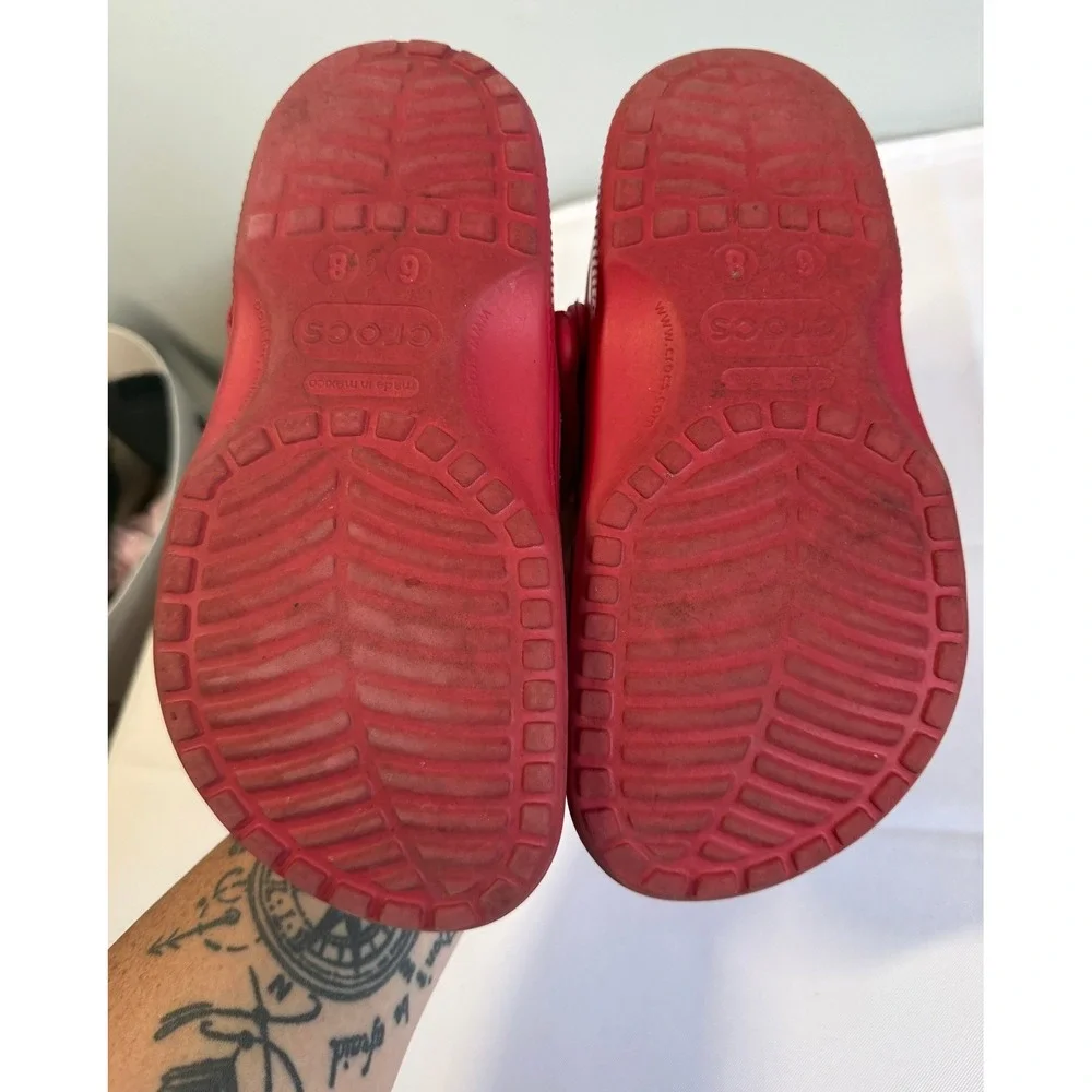 Crocs Classic Clogs Red W/ Jibbitz Mens 6 Womens 8 Slip On Casual